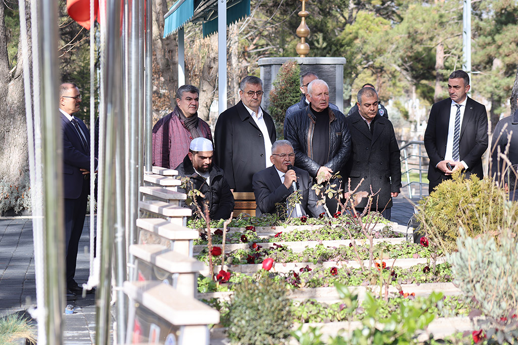 20.01.2024 -  Başkan Memduh Büyükkılıç Kartal ve Polis Şehitliği Ziyaret  Etti