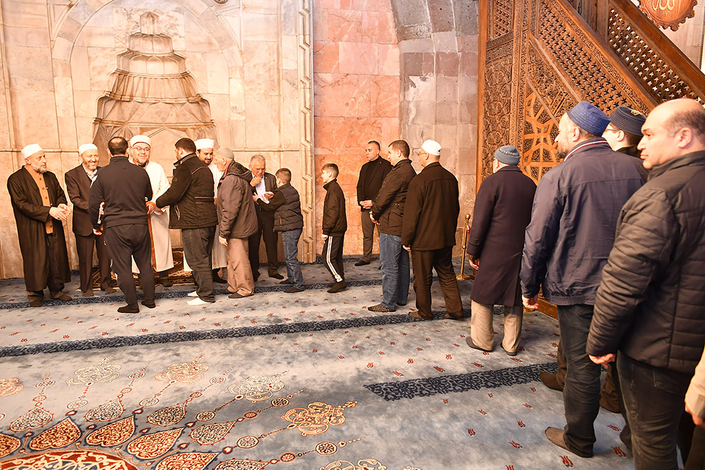 20.03.2026 başkan memduh büyükkılıç camii kebir cuma namazı