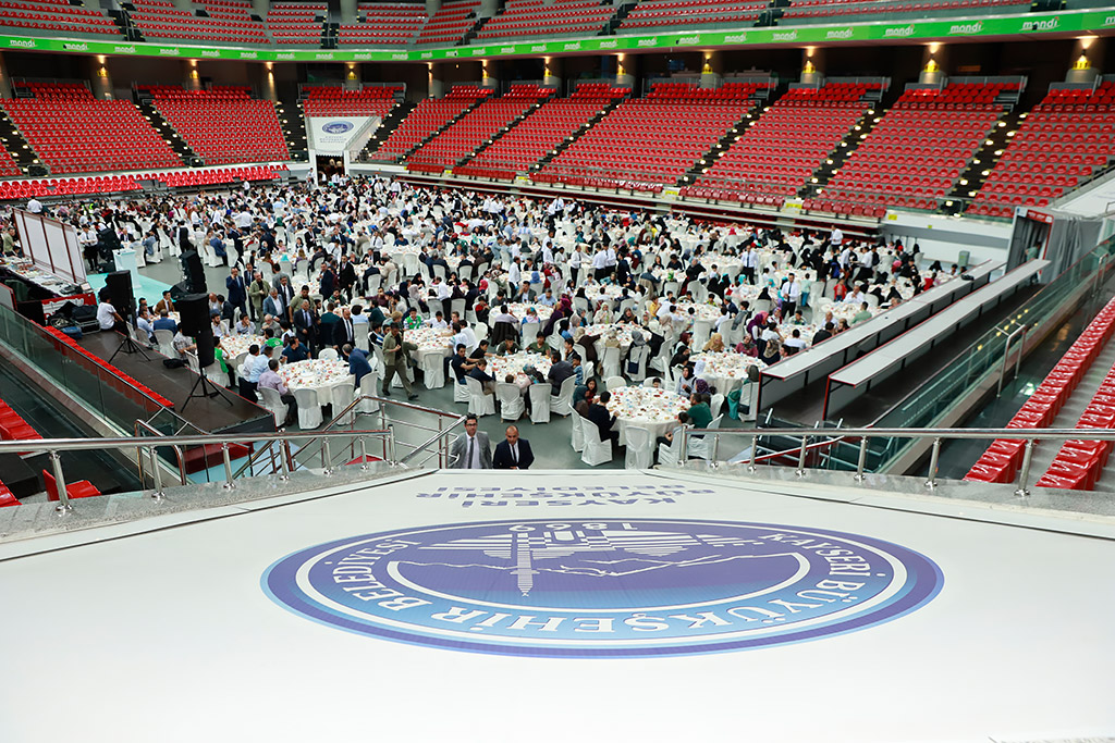 20.05.2019 - Büyükşehir Belediyesi ve Müsiad'dan Yetimlere İftar