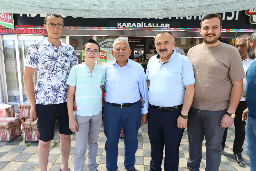 20.07.2023 - Başkan Büyükkılıç İncesu da Yol Kenarı Yöresel Ürünler Satış Yeri İnceleme