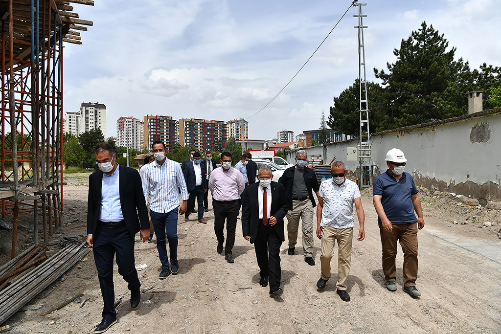 21.05.2020 - Başkan Memduh Büyükkılıç, Murat Kantarcı Bilim Sanat Merkezi İnşaatında İncelemelerde Bulundu