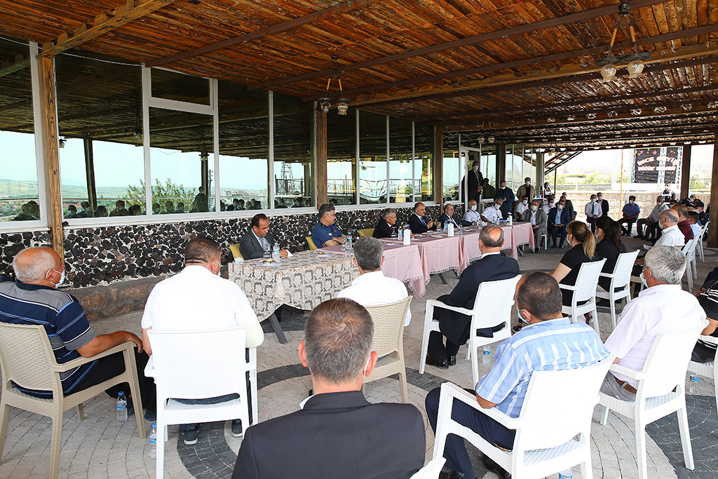 21.07.2020 - Başkan Memduh Büyükkılıç, İncesu Muhtarları İle Biraraya Geldi