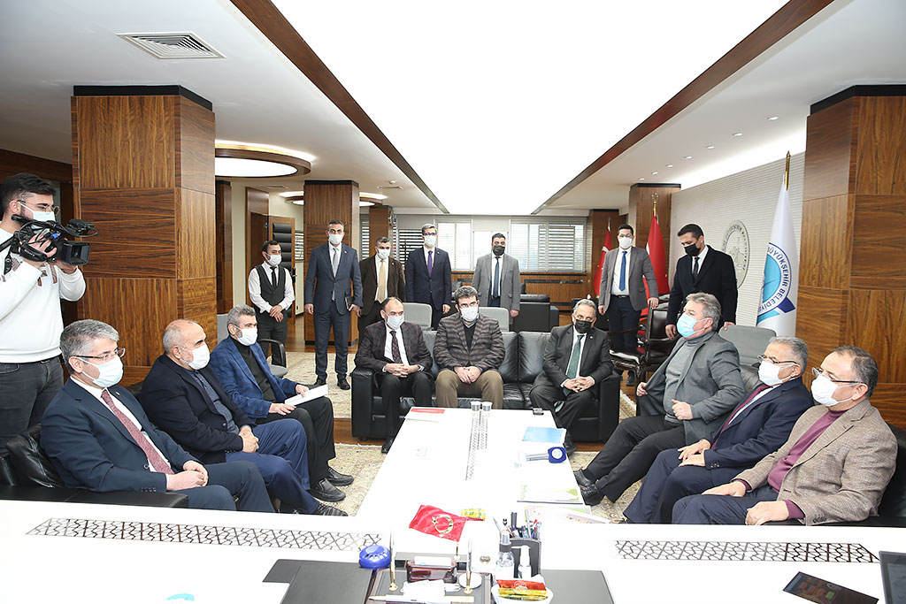 22.01.2021 - Mehmet Özhaseki ve İlçe Belediye Başkanları İle Toplantı