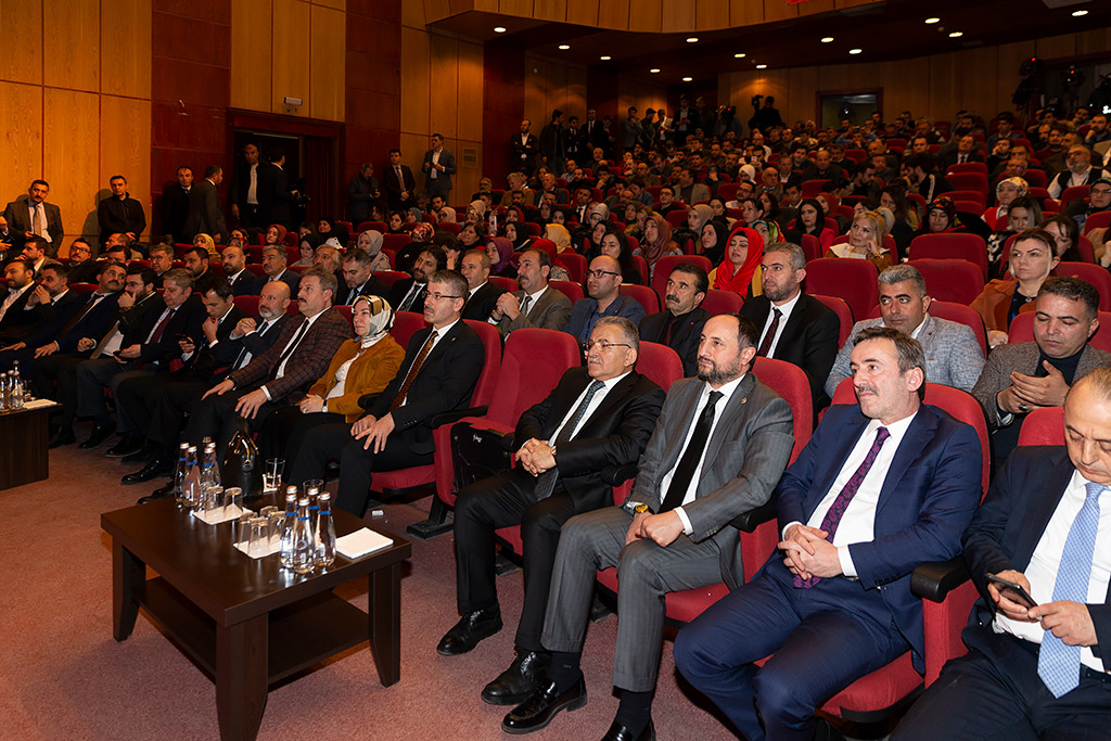 22.02.2020 - Başkan Büyükkılıç Enerji ve Tabii Kaynaklar Bakanı Fatih Dönmez Siyaset Akademisi İlk Dersi