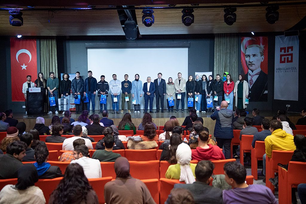 22.02.2024 - Başkan Memduh Büyükkılıç AGÜ Abdullah Gül Üniversitesi Öğrenci Buluşması