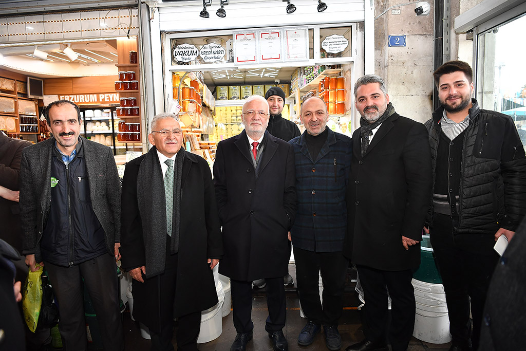 22.03.2024 - Başkan Büyükkılıç Ak Parti Genel Başkan Vekili Mustafa Elitaş Kapalı Çarşı Esnafı Ziyaret