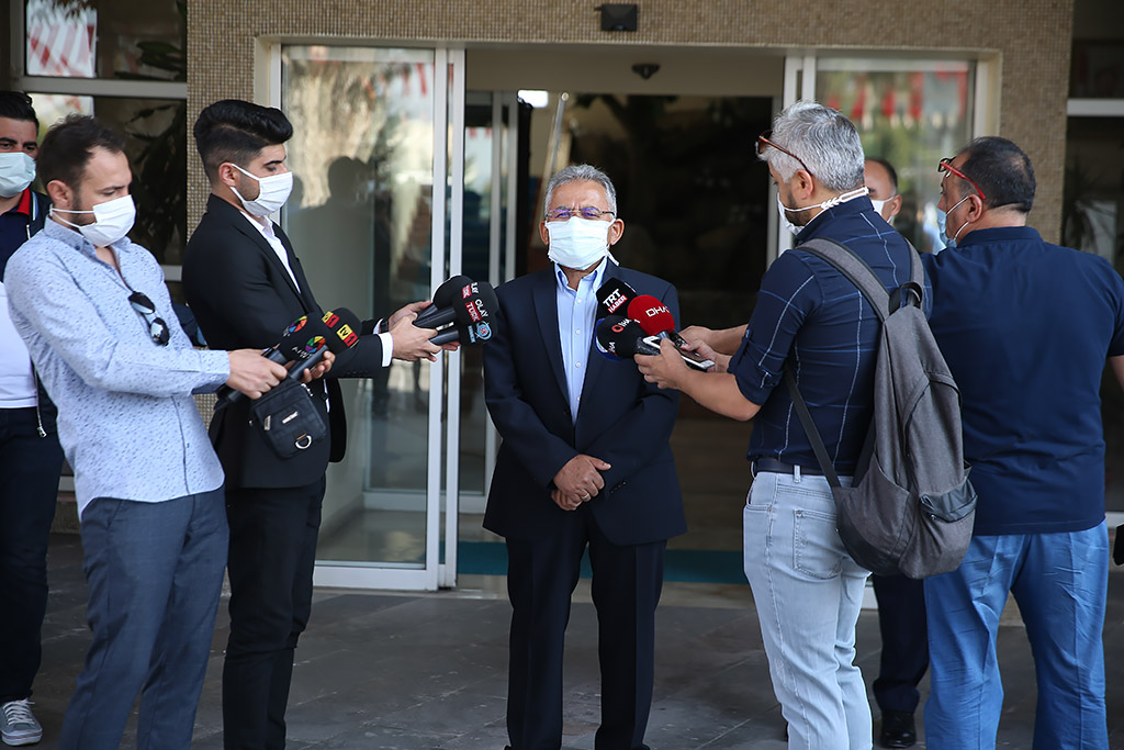 23.09.2020 - Başkan MemduhBüyükkılıç ve Vali Şehmus Günaydın Düvenönü Sur ve Cumhuriyet Meydanı Maske Mesafe Denetimi