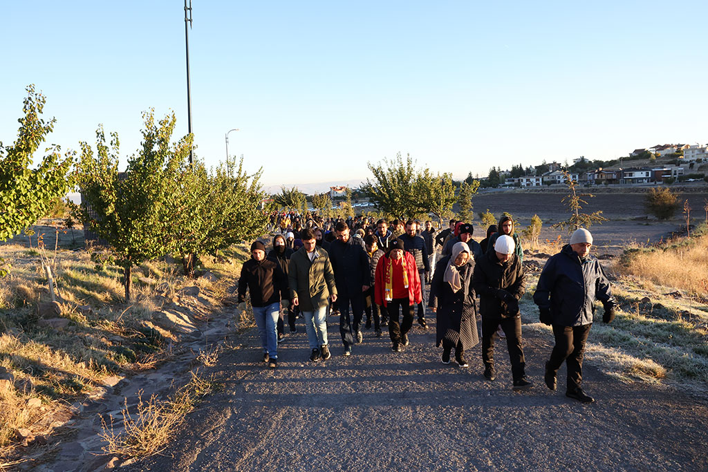 23.10.2022 - Başkan Büyükkılıç, Gençlik Meclisi Üyeleri İle Sabah Yürüyüşü Yaptı