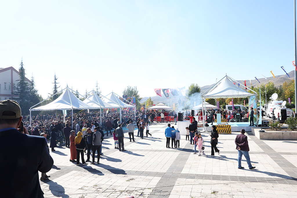 23.10.2022 - Başkan Büyükkılıç Kedi Bacağı Tanıtım Etkinliğine Katıldı.