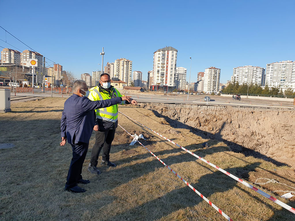 24.01.2020 - Başkan Memduh Büyükkılıç Furkan Doğan Katlı Kavşağı İnşaatında İncelemelerde Bulundu