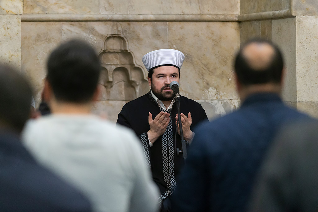 24.02.2020 - Camii Kebir'de Uluslararası Kur'an-ı Kerim Okuma Şampiyonu Hafız Ahmet Sarıkaya'dan Kur'an-ı  Kerim Tilaveti