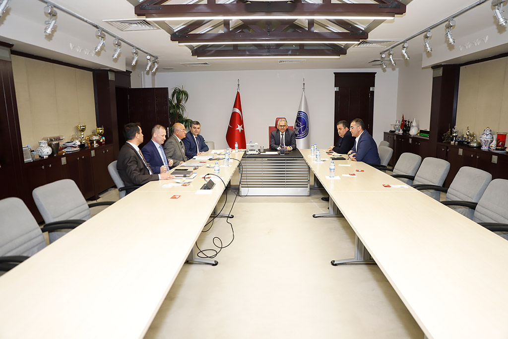 24.04.2019 - Başkan Büyükkılıç, Ulaşım Daire Başkanlığı Yetkililerinden  Brifing Aldı