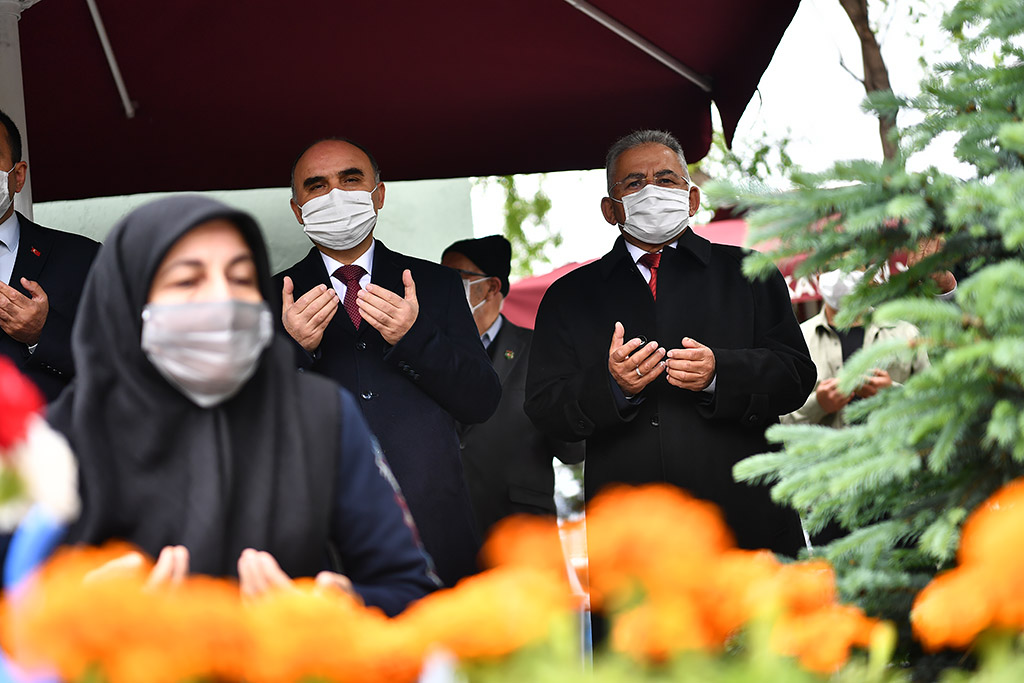 24.05.2020 - Ramazan Bayramlaşmaları Şehitlik