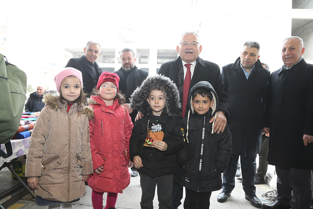 25.01.2024 - Başkan Memduh Büyükkılıç Erciyesevler Pazaryeri Ziyaret