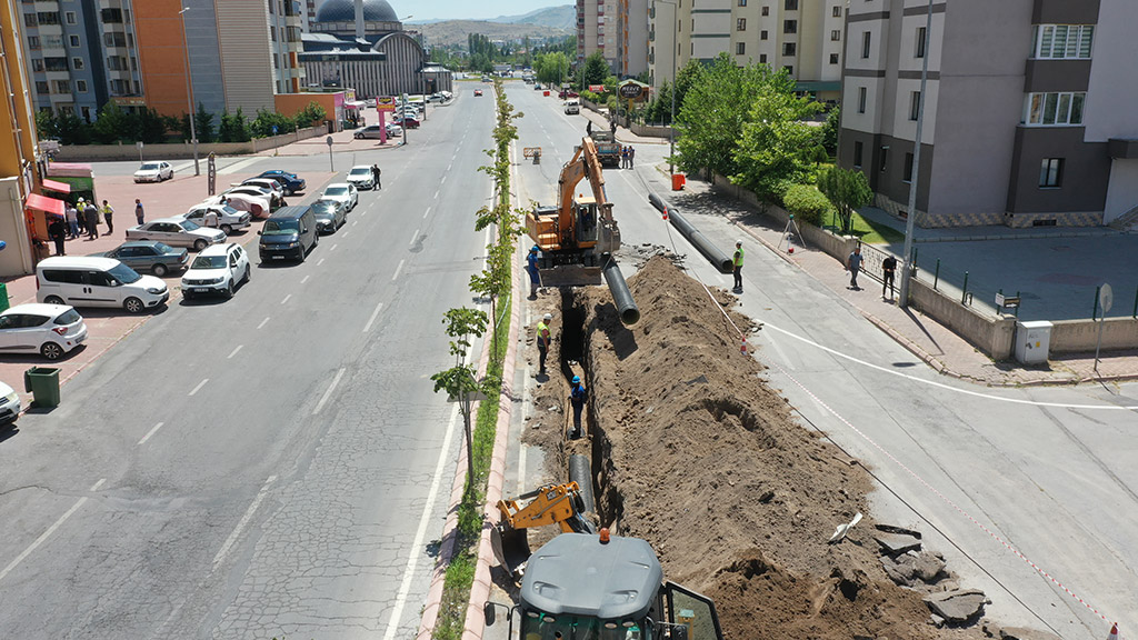 25.07.2023 - Başkan Büyükkılıç Altınoluk Veysel Caddesi Yağmur Suyu Kanalizasyon Altyapı Çalışmaları İnceleme