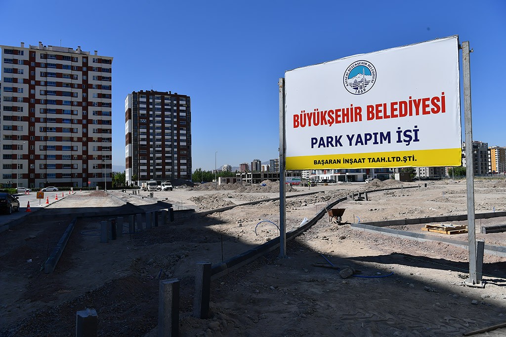 25.08.2020 - Başkan Memduh Büyükkılıç Yakut Mahallesinde Yapımı Devam Eden Parkı İnceleme