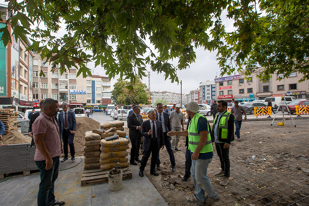 25.09.2019 - Başkan Büyükkılıç Hunat Camii Çevre Düzenlemelerini ve Çevre Esnafı Ziyaret Etti