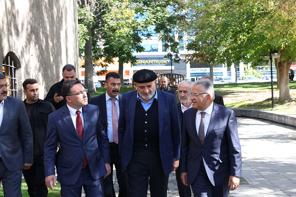 25.10.2022 - Başkan Büyükkılıç Vali Çicek ve Mustafa Demirkıran Hocanın Gevher Nesibe Medresesi Ziyaret