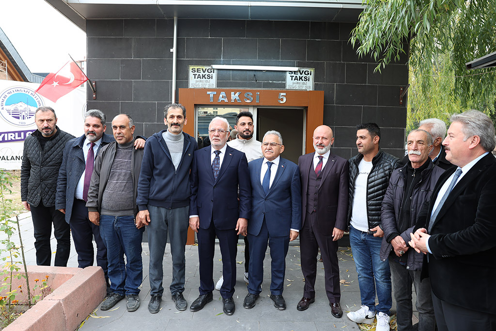 25.11.2023 - Ak Parti Genel Başkan Vekili Mustafa Elitaş Sevgi Taksi'yi Ziyaret Etti