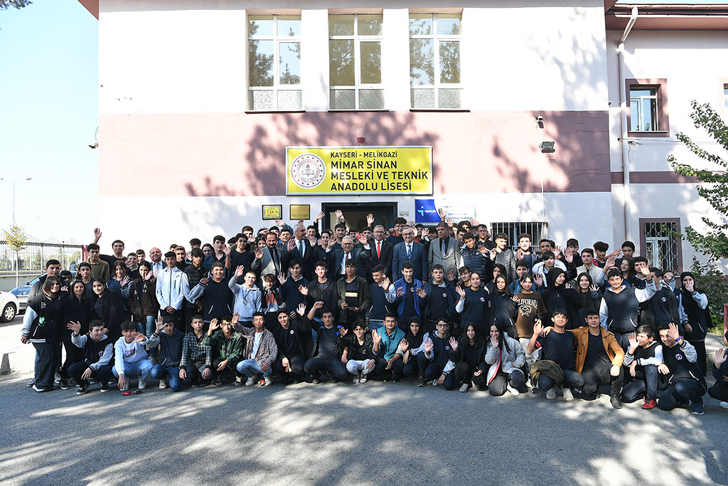 26.10.2022 - Başkan Büyükkılıç Mimarsinan Mesleki Teknik Anadolu Lisesi Kariyer Günleri Buluşması