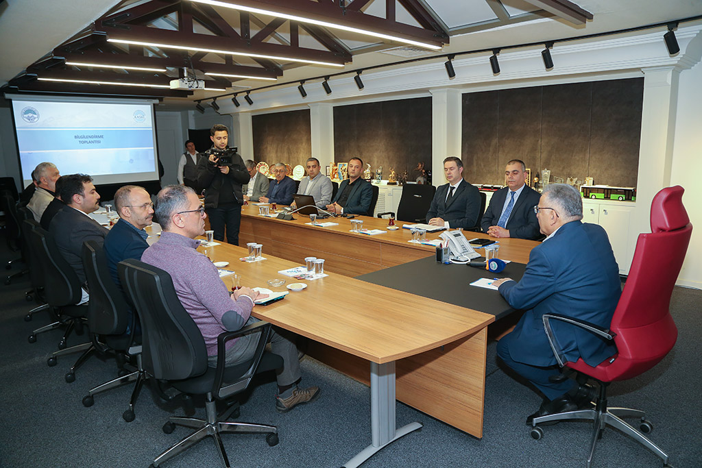 27.01.2024 - Başkan Büyükkılıç Başkanlığında Makamda Kaski Toplantı