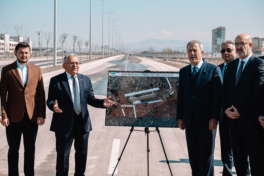 27.02.2024 - Başkan Memduh Büyükkılıç’tan Necmettin Erbakan’a Ölüm Yıl Dönümünde Vefa Örneği