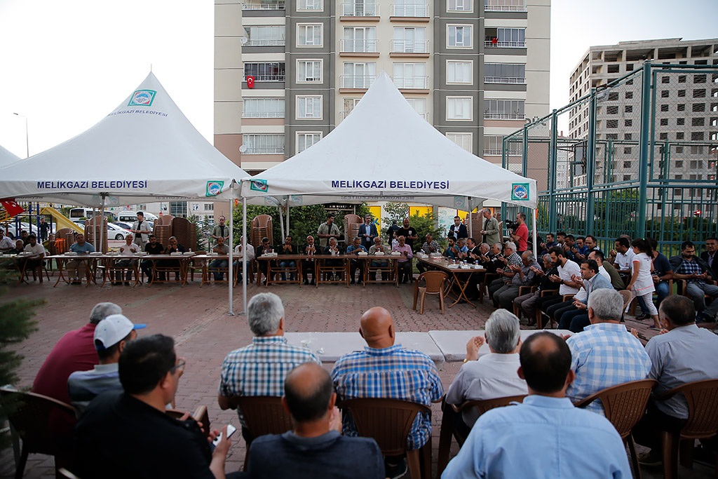 27.07.2019 - Başkan Büyükkılıç, Adıyaman'da Şehit Edilen Taha Uluçay'ın Baba Ocağını Ziyaret Etti