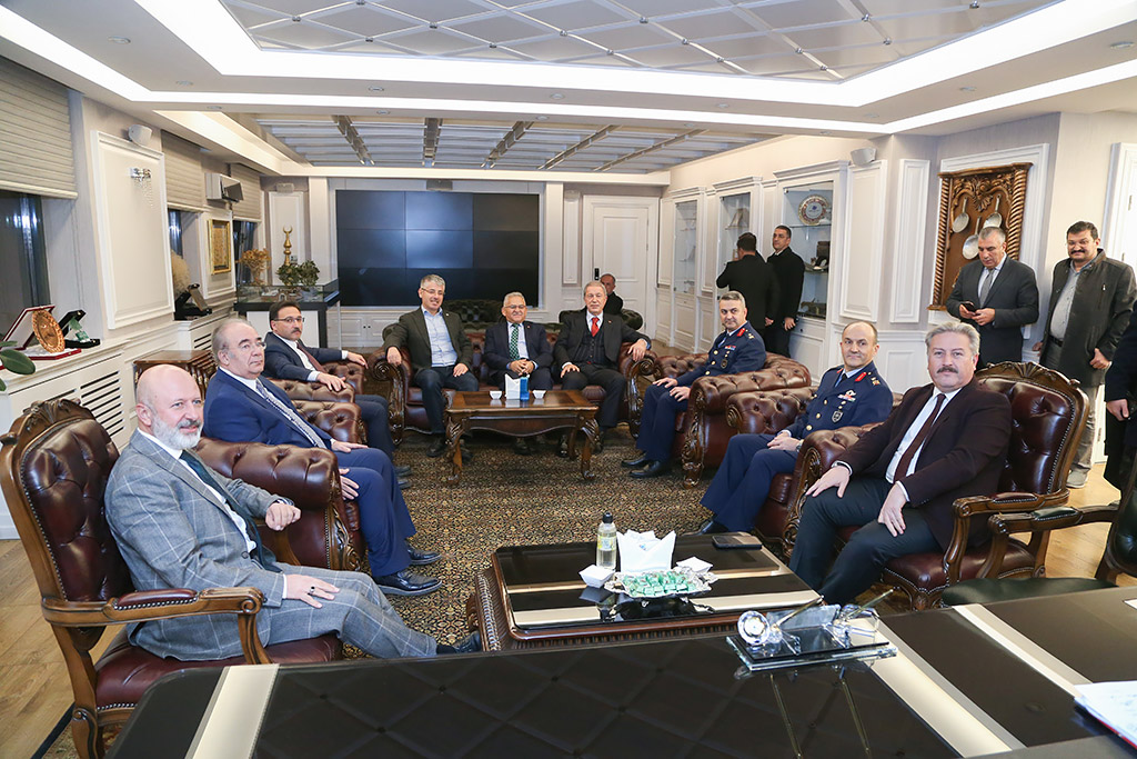 27.11.2023 - Başkan Memduh Büyükkılıç ve Millî Savunma Komisyonu Başkanı Hulusi Akar Melikgazi Belediye Başkanı Mustafa Palancıoğlu'nu Ziyaret