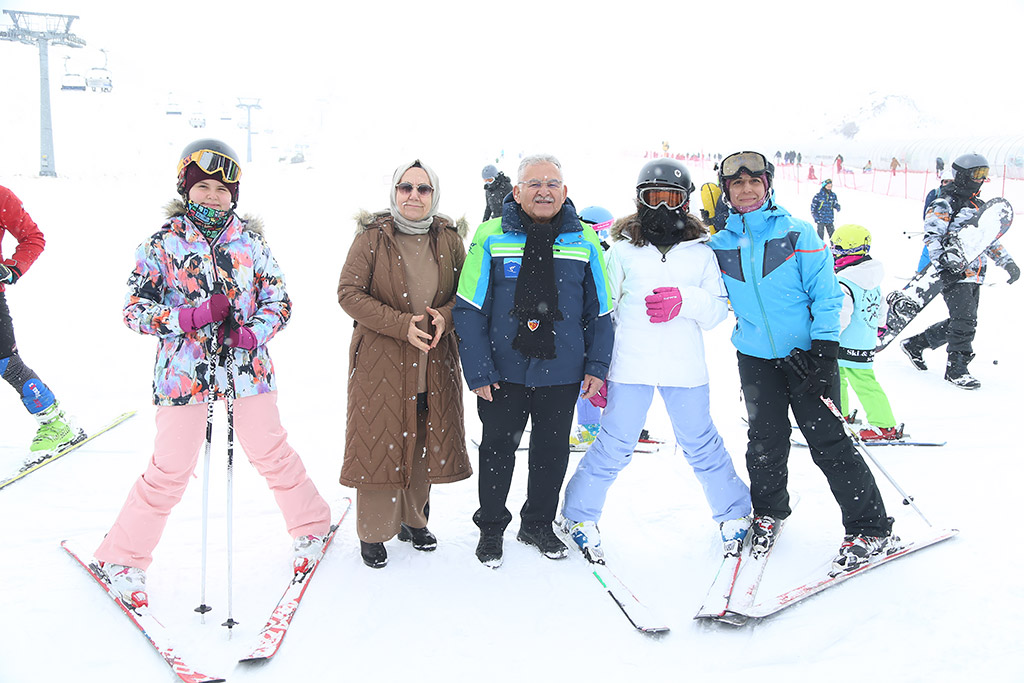 28.01.2024 - Başkan Büyükkılıç Erciyes Kayak Merkezi Hisarcık Kapı Ziyaret
