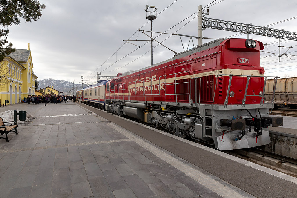 28.02.2020 - Azerbeycan Büyükelçiliği ve Gazi Üniversitesi İşbirliğiyle Kara Tren Sesleniyor Hocalıda Soykırım Karabağda Talan Var Kars Treni İle Karma Sergi