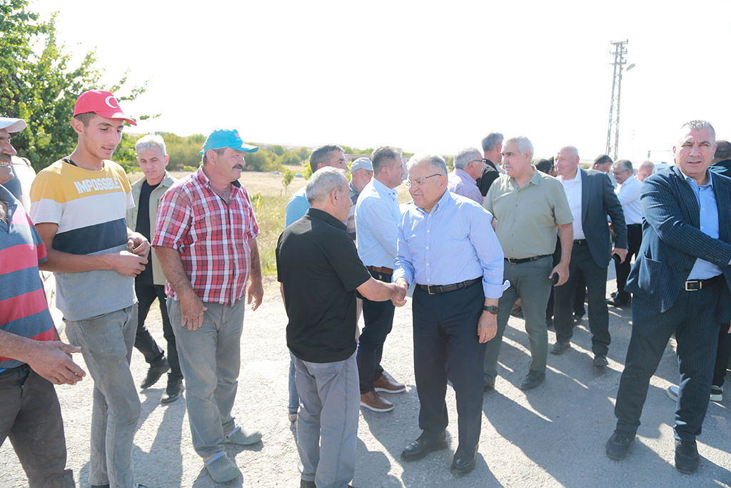 28.09.2023 - Başkan Büyükkılıç Akkışla Akin Mahallesi Asfaltlama Çalışmaları İnceleme