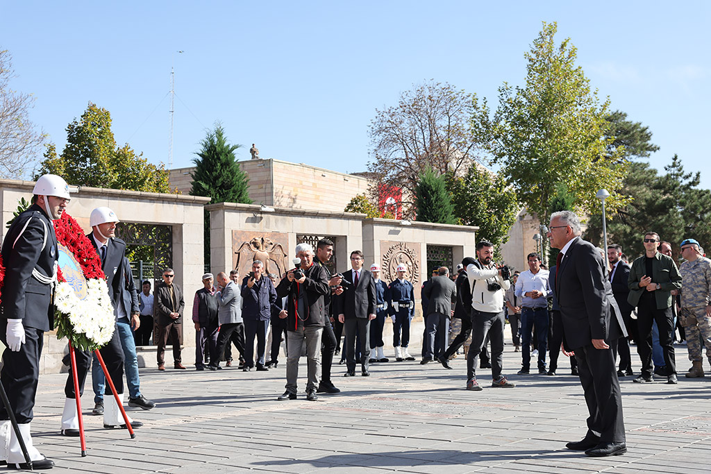 28.10.2023 - 29 Ekim Cumhuriyet Bayramı Münasebetiyle Atatürk Anıtına Çelenk Koyma Töreni