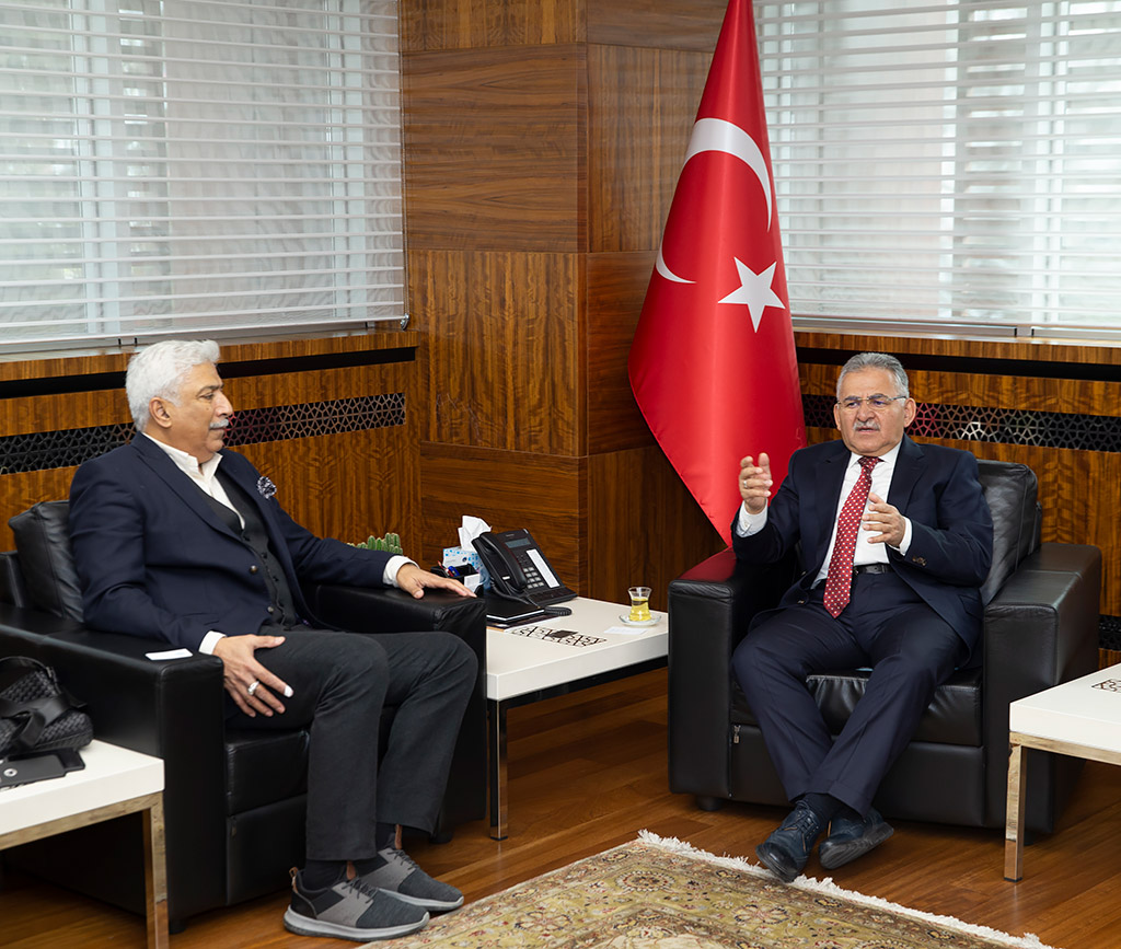 29.01.2020 - Başkan Büyükkılıç Dünyanın İyi Sağlık Turizim Acentesi Ödüllü Right Choice Sağlık Acentesi Sahibi Zahid Hamid'i Kabul