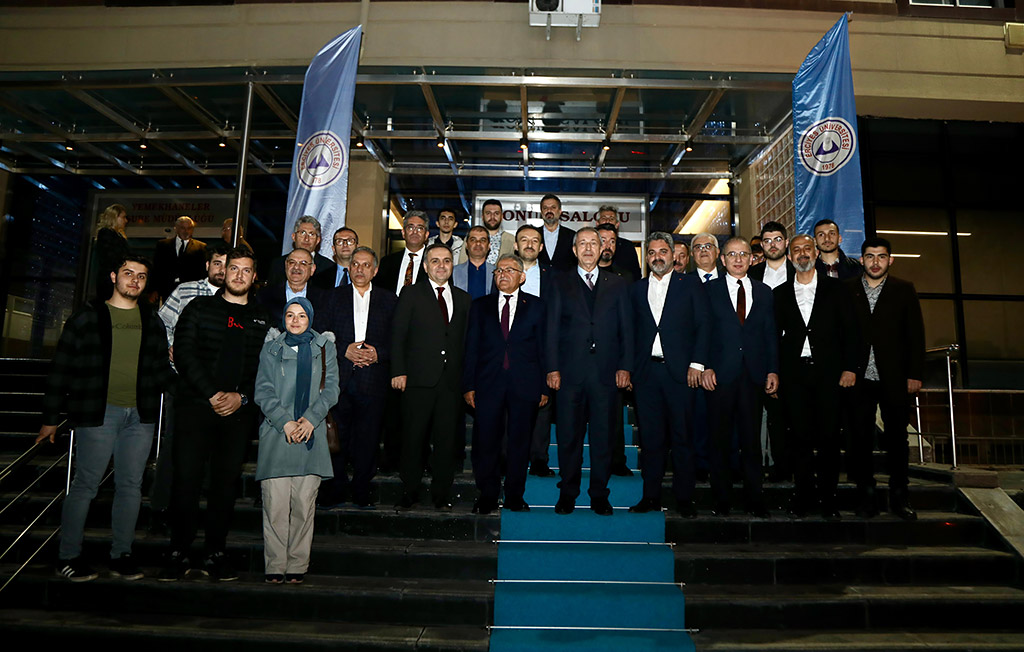 29.03.2024 - Ramazan Ayı 19. Gün Başkan Büyükkılıç Hulusi Akar Erciyes Üniversitesi Öğrencileri İle İftar Programı
