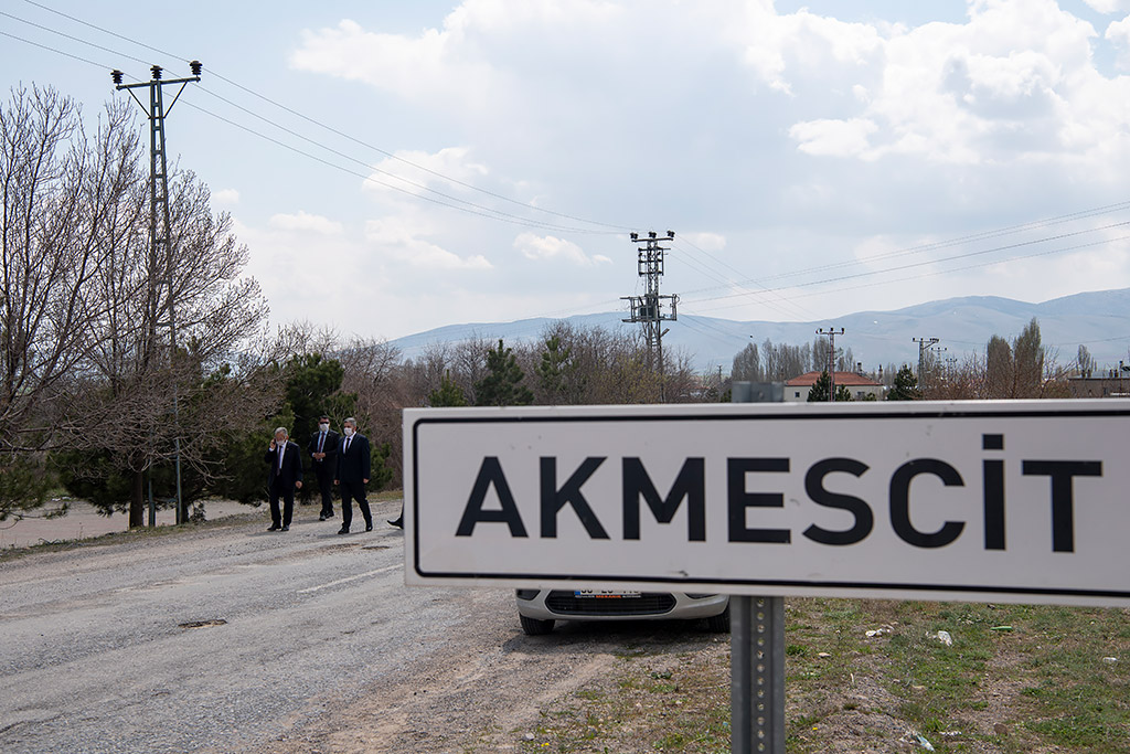 29.04.2020 - Başkan Memduh Büyükkılıç, Karantinaya Alınan Bünyan'a Bağlı Akmescit Mahallesini Ziyaret Etti