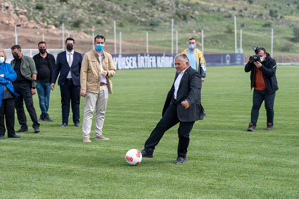 29.05.2021 - Başkan Memduh Büyükkılıç Erciyes Yüksek İrtifa Kamp Merkezinde İncelemelerde Bulundu