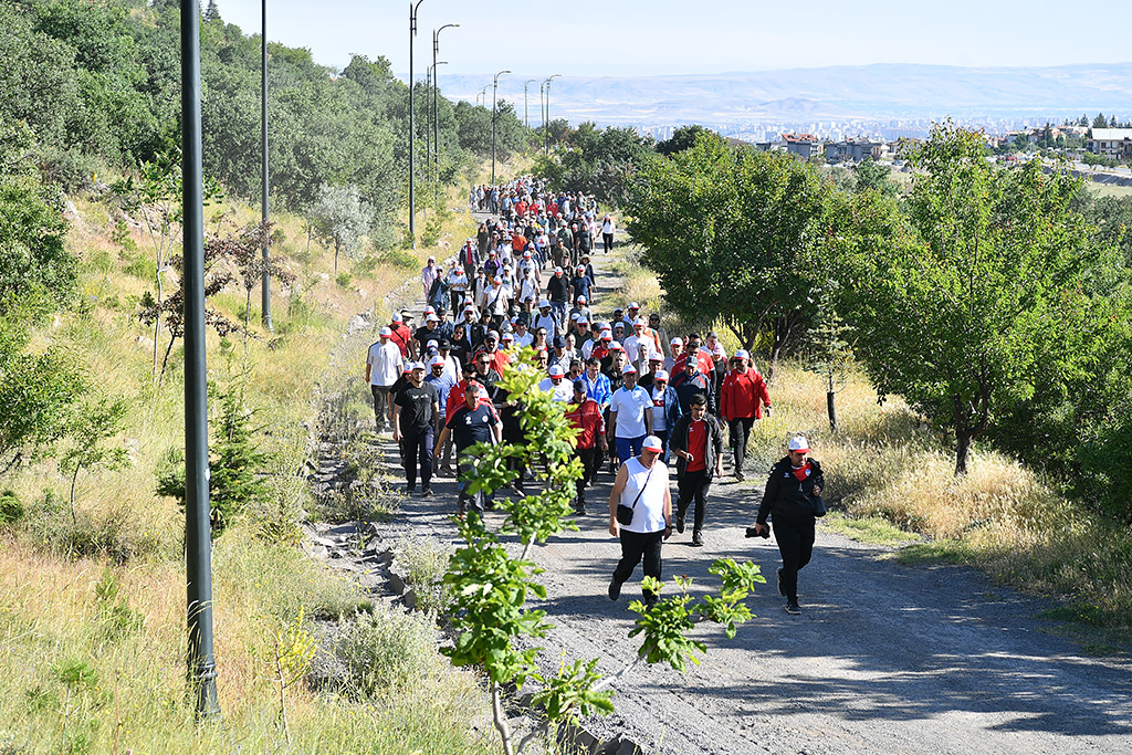 29.06.2025 başkan büyükkılıç vatandaşlarla ali dağda doğa yürüyüşü