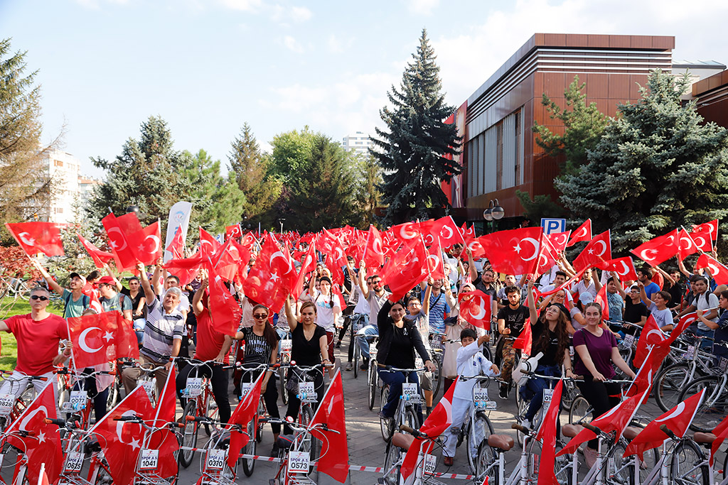30.08.2019 - Başkan Memduh Büyükkılıç Spor Aş 30 Ağustos Bisiklet Etkinliğine Katıldı