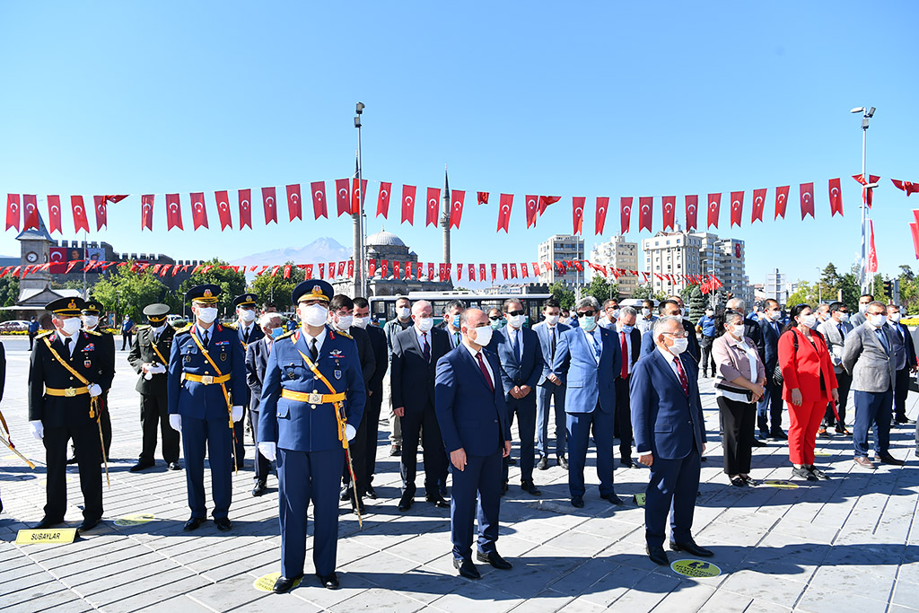 30.08.2020 - 30 Ağustos Zafer Bayramı Meydan Çelenk Sunumu ve Şehitlikler Ziyareti