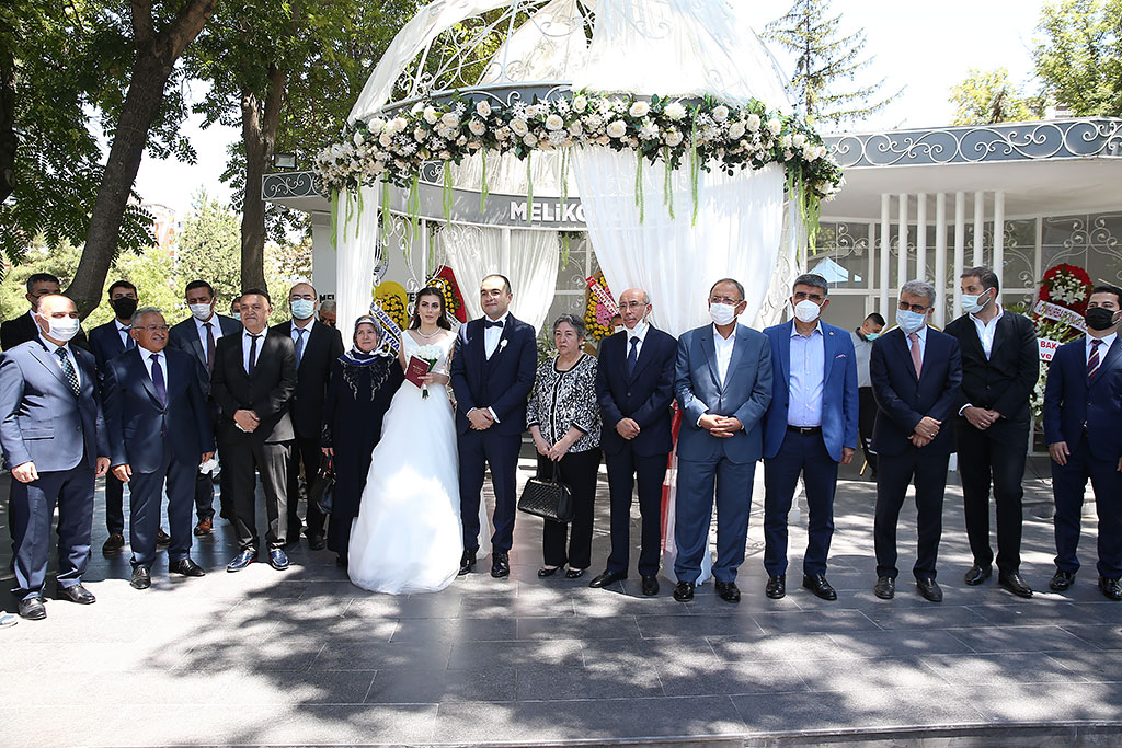 31.07.2021 - Başkan Büyükkılıç, TRT Yönetim Kurulu Başkanı Prof. Dr. Ahmet Albayrak'ın Nikahını Kıydı