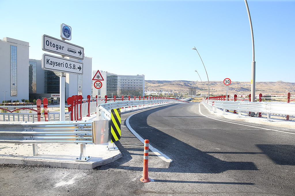 31.08.2020 - Başkan Memduh Büyükkılıç Şehir Hastanesi Önü Katlı Kavşağında İncelemelerde Bulundu