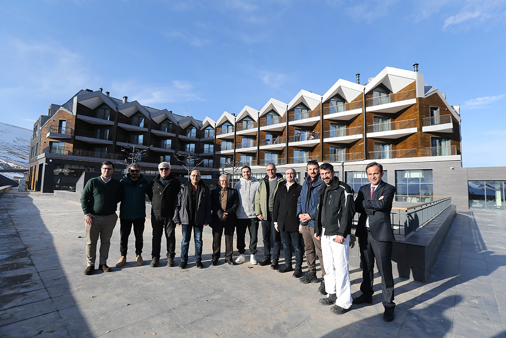 31.12.2023 - Başkan Büyükkılıç Erciyes Kayak Merkezi Megasaray Maunt Erciyes Oteli Ziyaret