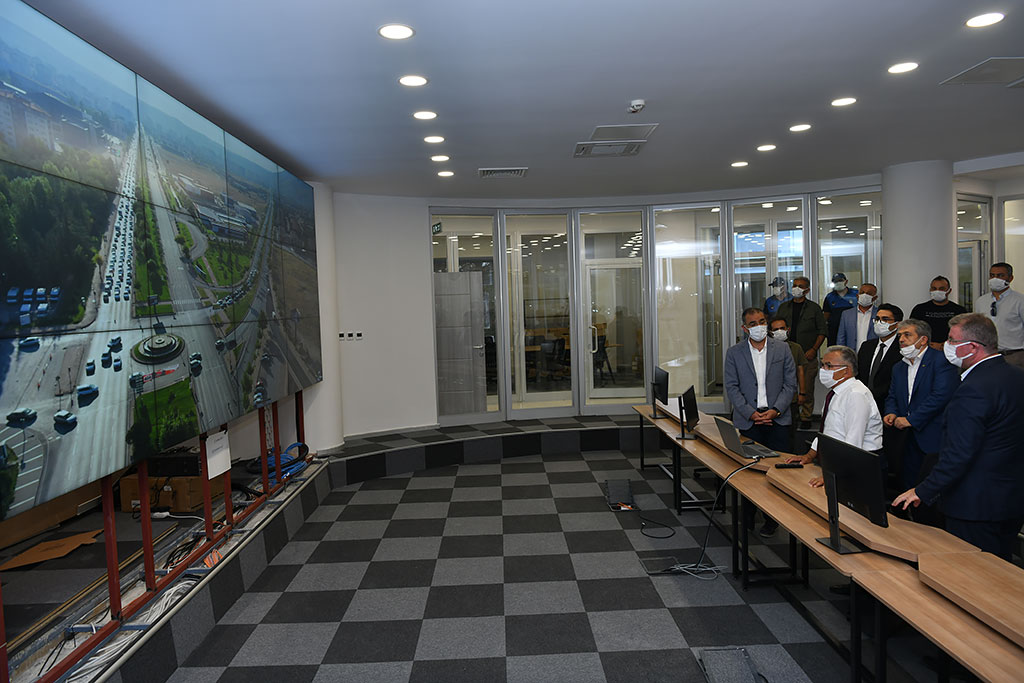 13.09.2021 - Başkan Büyükkılıç Yapım Çalışması Devam Eden Sinyalizasyon Merkezini Ziyaret Etti